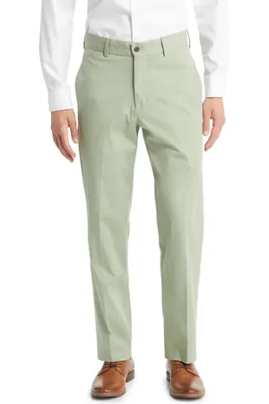 Berlei Charleston Khakis Pleated Chino Pants in at Nordstrom, Size 32