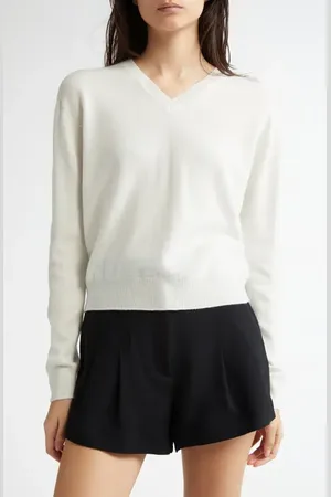 Johnstons Of Elgin Classic Cashmere V-Neck Sweater in at Nordstrom, Size Small