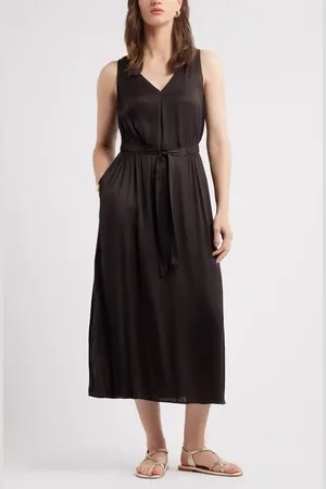 Nordstrom Sleeveless Midi Dress in at , Size Medium