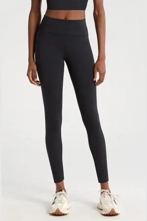 Travis Mathew Moveknit Bonded Pocket Leggings in at Nordstrom, Size Medium