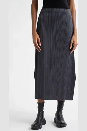PLEATS PLEASE ISSEY MIYAKE Monthly Colors December Pleated Midi Skirt in at Nordstrom, Size 3