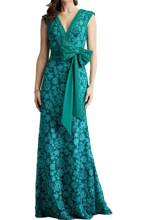 Tadashi Shoji Floral Embroidery Sleeveless Gown in at Nordstrom, Size 14