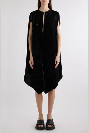 Givenchy Pleated Silk Blend Twill Cape Dress in at Nordstrom, Size 6 Us