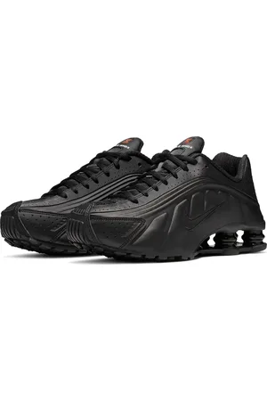 Nike Shox R4 Sneaker in at Nordstrom, Size 5