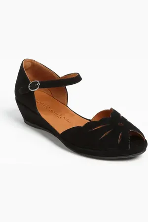 Kenneth Cole Lily Moon