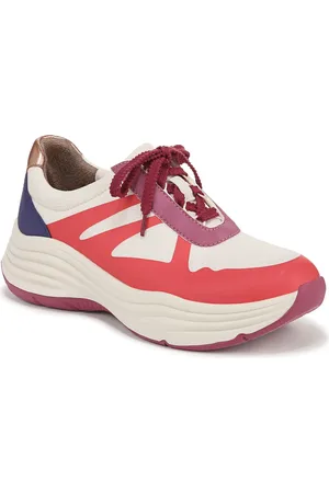 Bzees Impulse Sneaker in at Nordstrom, Size 9