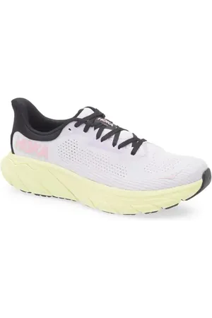 Hoka One One Arahi 7 Running Shoe in Starlight Glow /Yuzu at Nordstrom, Size 5