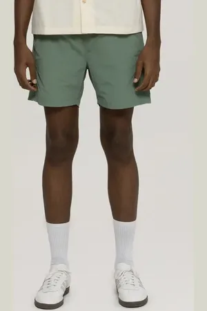 Maui & Sons Billboard Nylon Swim Trunks in at Nordstrom, Size Small