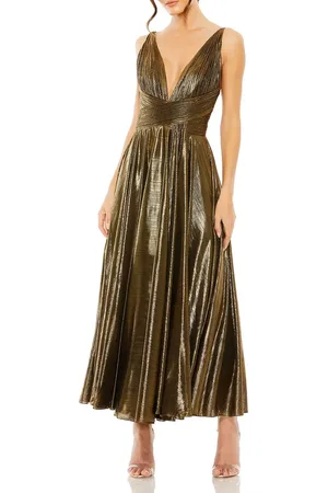 Mac Duggal Sleeveless V Neck Pleated Top Metallic Dress in at Nordstrom, Size Medium