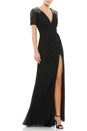 Mac Duggal Sequined Embellished Shoulder Evening Gown in at Nordstrom, Size 8