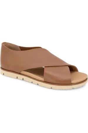 Kenneth Cole Leslie Flat Sandal in at Nordstrom, Size 6.5