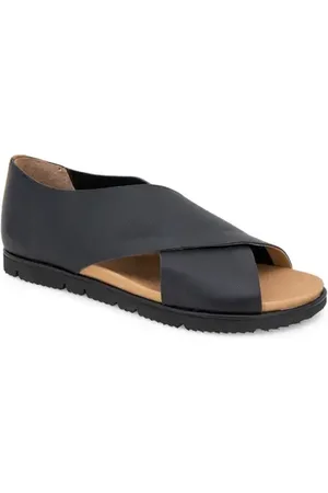 Kenneth Cole Leslie Flat Sandal in at Nordstrom, Size 7.5