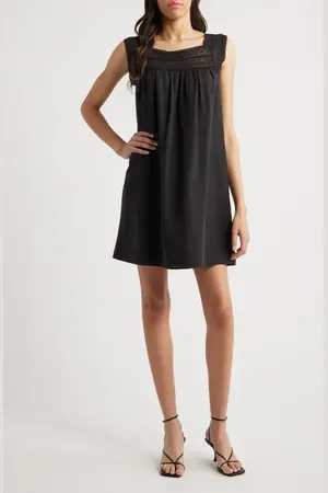 Charles Henry Lace Trim Shift Dress in at Nordstrom, Size X-Small