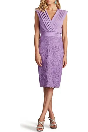 Tadashi Shoji Pleat Detail & Embroidery Sleeveless Cocktail Dress in at Nordstrom, Size 6