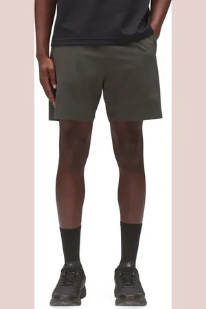 Reigning Champ 7-Inch Performance Nylon Training Shorts in at Nordstrom, Size Large