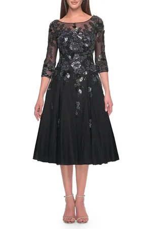 La Femme Unique Lace and Tulle Knee Length Dress with Sleeves in at Nordstrom, Size 14