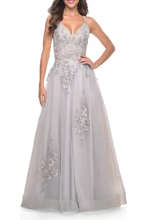 La Femme A-Line Tulle Prom Dress with Scattered Lace Applique in at Nordstrom, Size 2