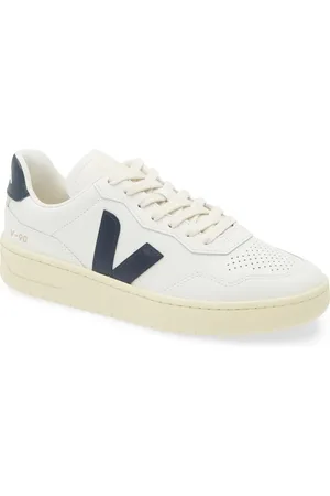 Veja V-90 Leather Sneaker in at Nordstrom, Size 38.5