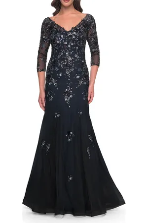 La Femme Mermaid Lace Applique Gown with V Neckline and Sleeves in at Nordstrom, Size 10