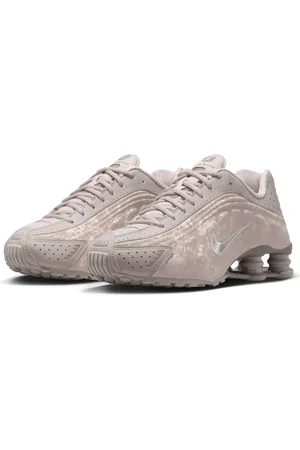 Nike Shox R4 Sneaker in at Nordstrom, Size 9.5