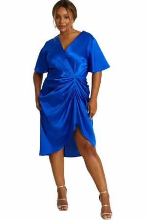 Quiz Plus Size Satin Angel Sleeve Midi Dress in at Nordstrom, Size 14