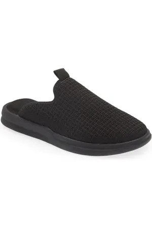 LUSSO CLOUD Pelli Waffle Knit Slipper in Jet Black /Matte Black at Nordstrom, Size 7