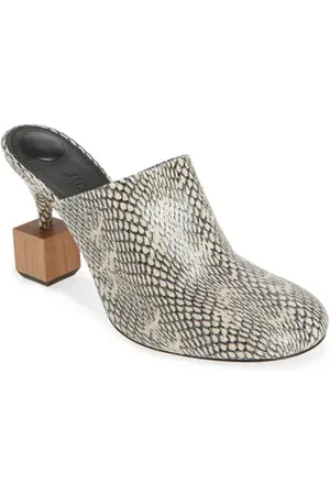 Jacquemus Les Mules Bisou Mismatched Mule in at Nordstrom, Size 5Us