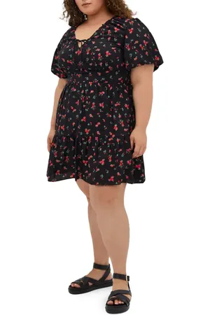 City Chic Daphne Floral Dress in at Nordstrom