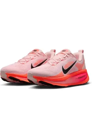 Nike Vomero 18 Running Shoe in at Nordstrom, Size 6