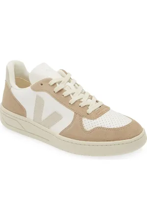Veja V-10 Sneaker in at Nordstrom, Size 43