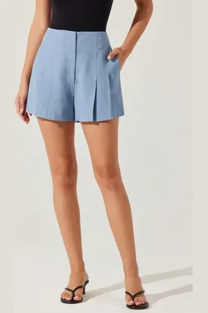ASTR Artice Pleated Shorts in at Nordstrom, Size Medium