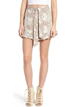 ASTR Embroidered Shorts in at Nordstrom, Size Medium