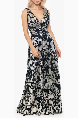Betsy & Adam Foil Deep V-Neck Sleeveless Gown in at Nordstrom, Size 2P