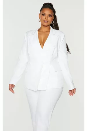 PRETTYLITTLETHING Plus White Shoulder Pad Fitted Blazer