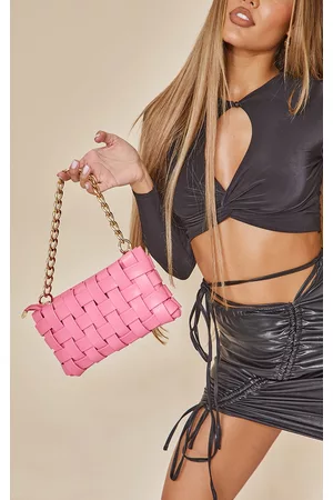 PRETTYLITTLETHING Oversized Weave With Gold Chain Shoulder Bag