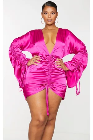 PRETTYLITTLETHING Plus Fuchsia Satin Plunge Ruched Front Dress