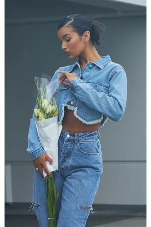 PRETTYLITTLETHING Women Denim Jackets - Mid Blue Wash Pocket Detail Cropped Denim Jacket