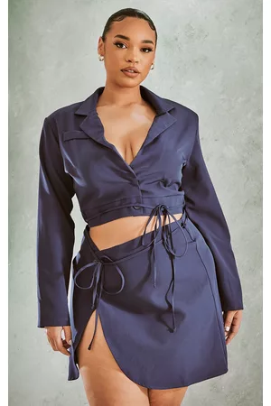 PRETTYLITTLETHING Women Blazers - Plus Navy Tie Front Crop Blazer