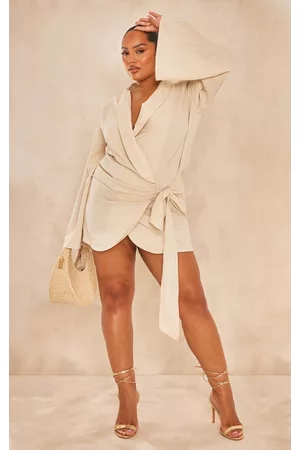 PRETTYLITTLETHING Women Blazer Dresses - Plus Off White Linen Look Extreme Plunge Tie Detail Shift Blazer Dress