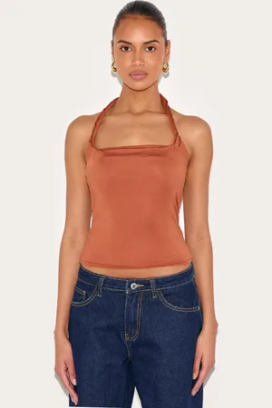 PRETTYLITTLETHING Halter Neck Twist Strap Detail Crop Top