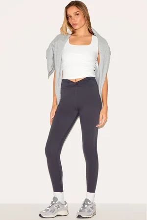 PRETTYLITTLETHING Sculpt Twist Front Gym Leggings