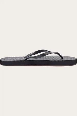 PRETTYLITTLETHING Flip Flops