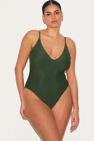 PRETTYLITTLETHING Plus Basic Low Scoop Swimsuit