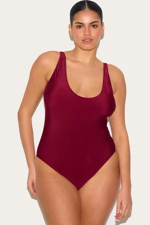 PRETTYLITTLETHING Plus Basic Scoop Swimsuit