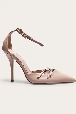 PRETTYLITTLETHING Pu Point Toe Buckle Detail Court Heels