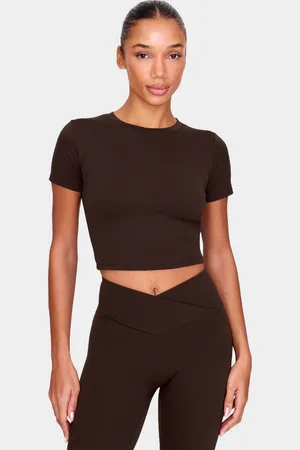 PRETTYLITTLETHING Sculpt Short Sleeve Crop Gym Top