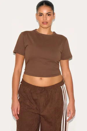 PRETTYLITTLETHING Plus Cropped Baby Tee