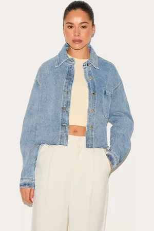 PRETTYLITTLETHING Raw Hem Cropped Denim Shirt