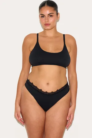 PRETTYLITTLETHING Scoop Neck Bra