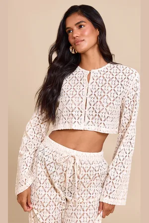 PRETTYLITTLETHING Lace Button Detail Crop Top